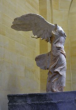 Front_right_view_of_the_Nike_of_Samothrace